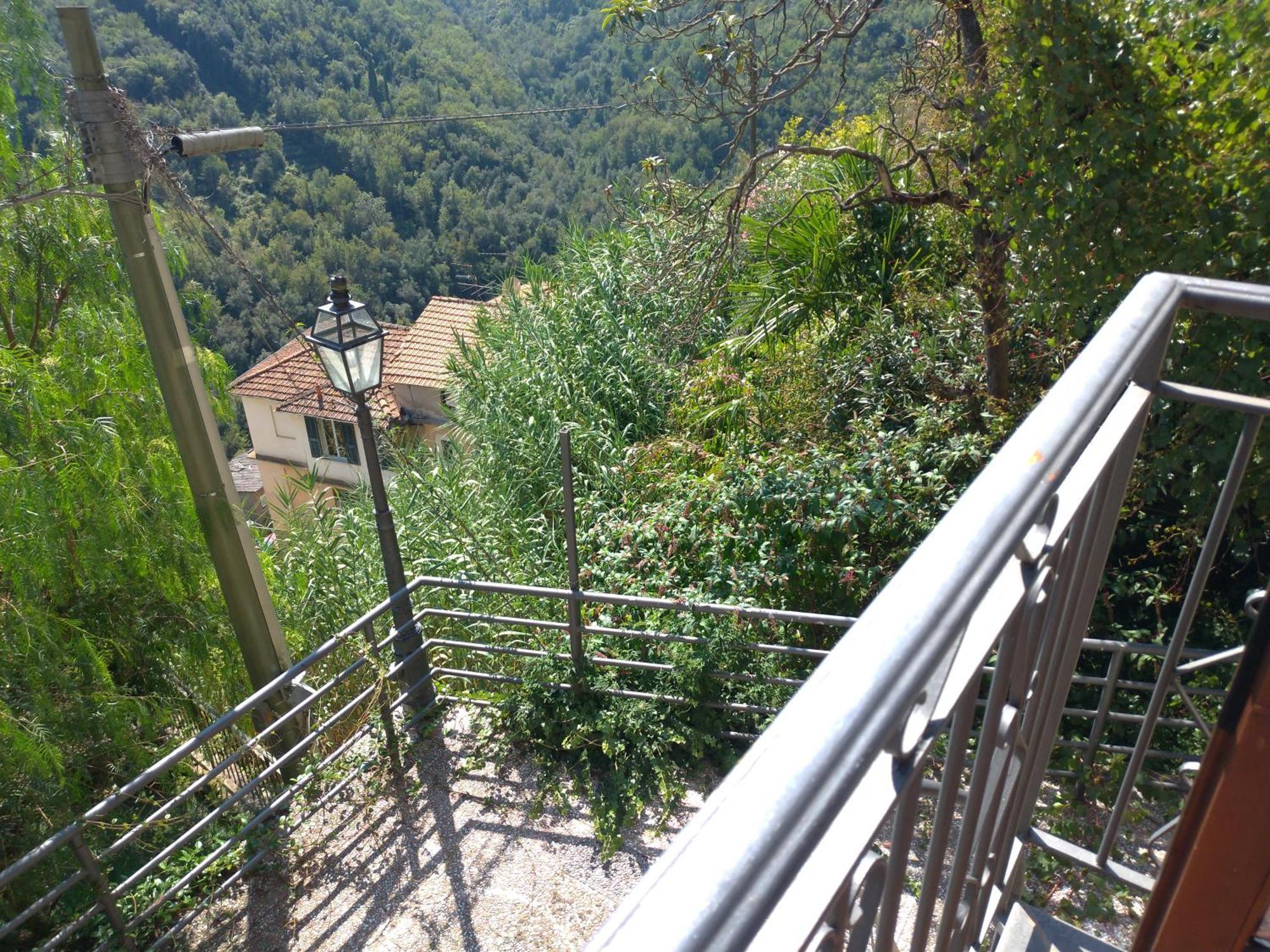 Muntaecara Hotel Diffuso Apricale Bagian luar foto
