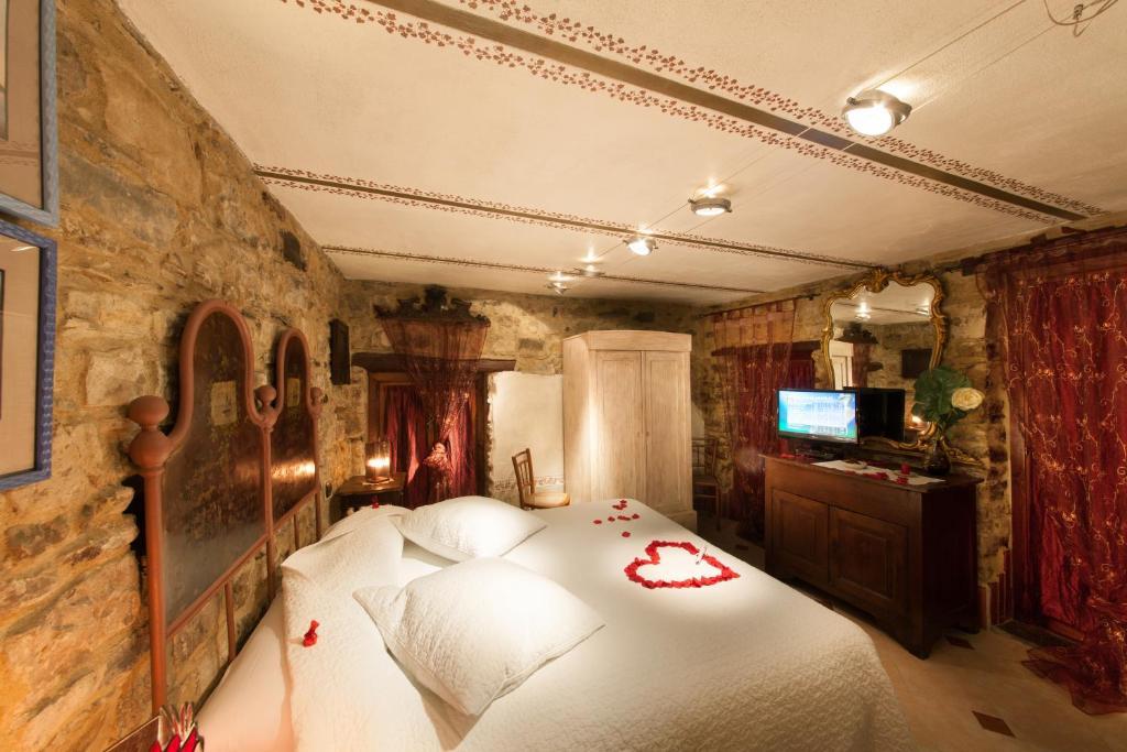 Muntaecara Hotel Diffuso Apricale Bagian luar foto